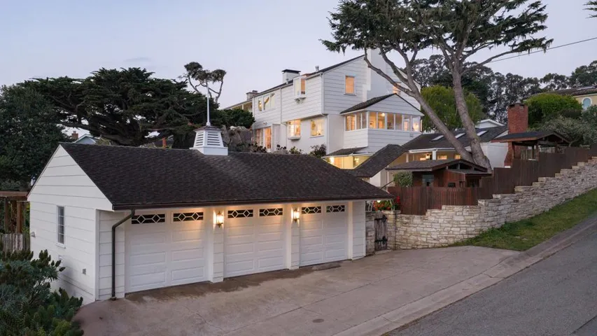 888 Del Monte Boulevard, Pacific Grove, California 93950