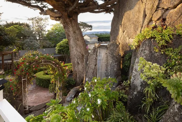 888 Del Monte Boulevard, Pacific Grove, California 93950