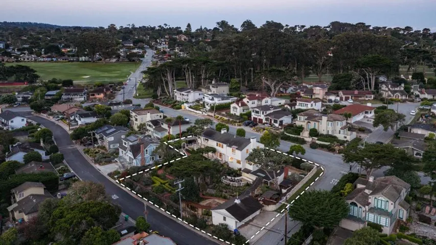 888 Del Monte Boulevard, Pacific Grove, California 93950