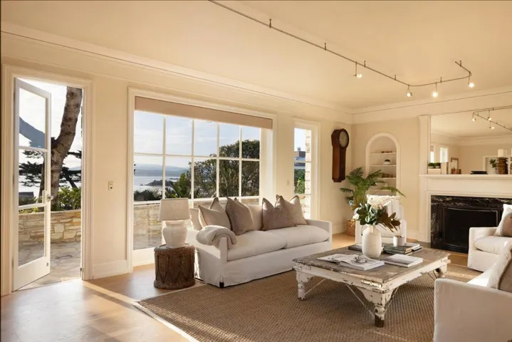 888 Del Monte Boulevard, Pacific Grove, California 93950