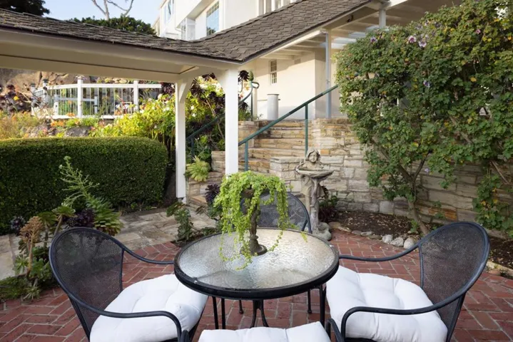 888 Del Monte Boulevard, Pacific Grove, California 93950