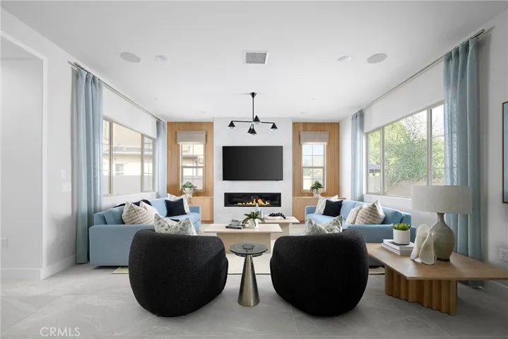 Model Home Photos – Same Floor Plan, Finishes May Vary