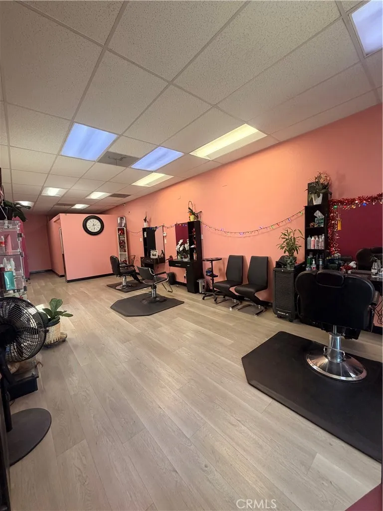 18601 Sherman Way F, Reseda, California 91335 — photo 4