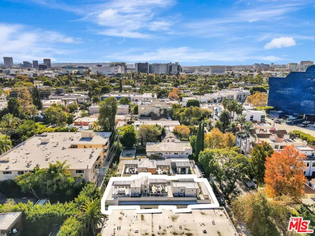 652 Huntley Drive 102, West Hollywood, California 90069