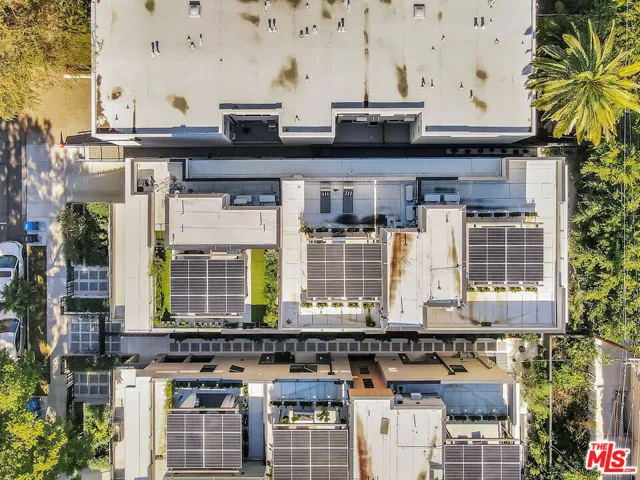 652 Huntley Drive 102, West Hollywood, California 90069