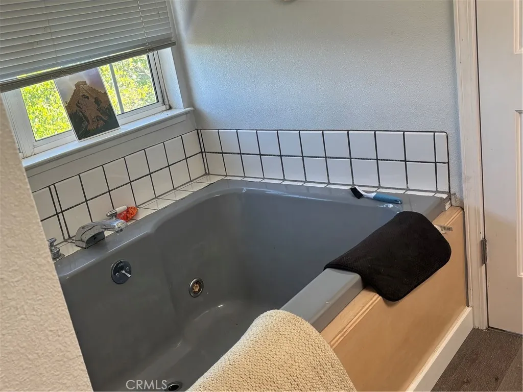 master bath jetted tub