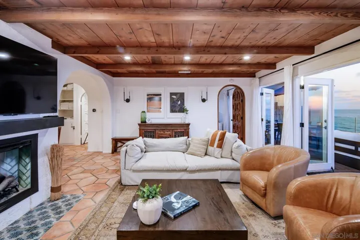 , Encinitas, California 92024