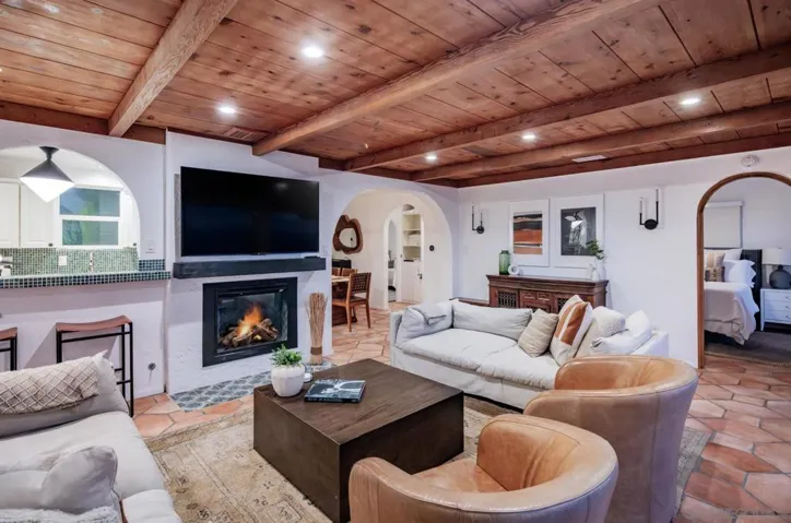 , Encinitas, California 92024