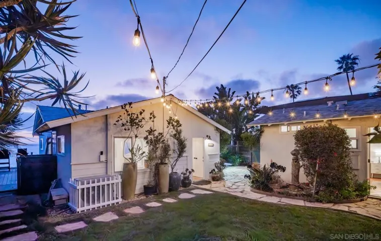 , Encinitas, California 92024