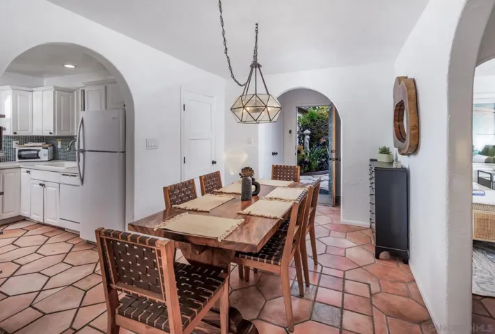 , Encinitas, California 92024