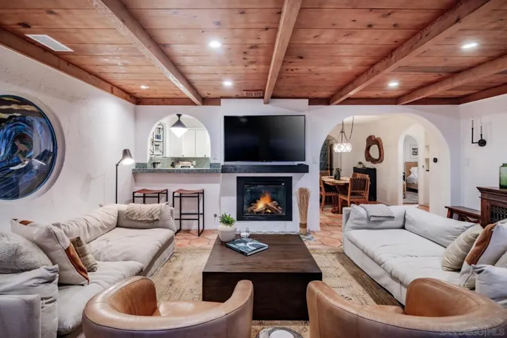 , Encinitas, California 92024