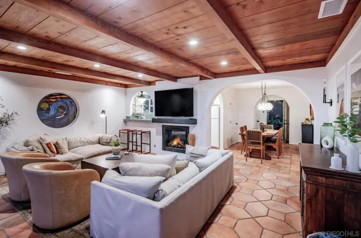 , Encinitas, California 92024