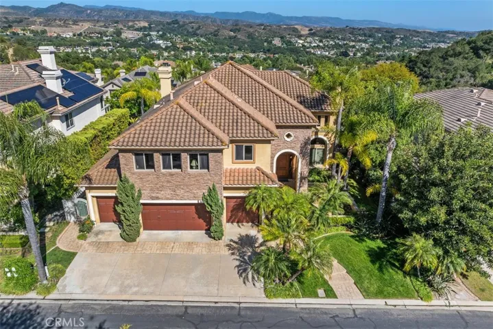 Front Exterior | 4-Car Garage