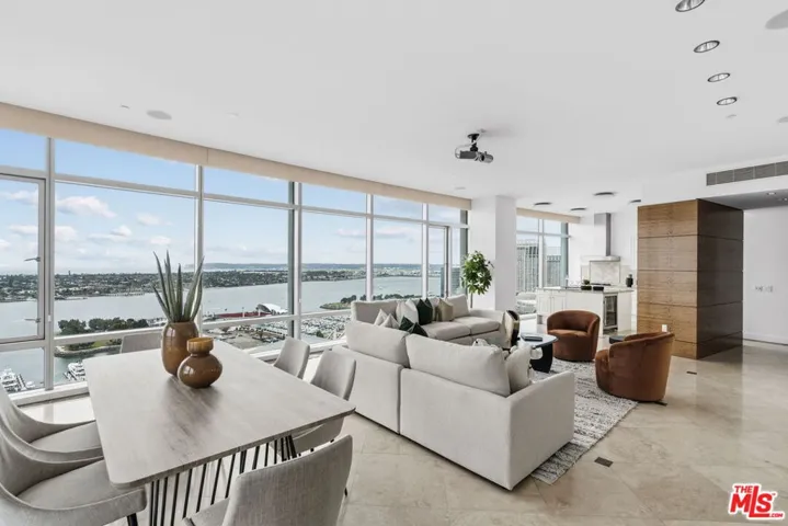 165 6th Avenue 2803, San Diego, California 92101