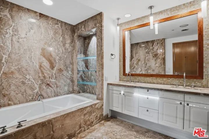 165 6th Avenue 2803, San Diego, California 92101