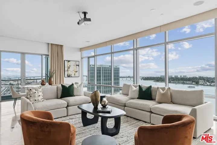 165 6th Avenue 2803, San Diego, California 92101