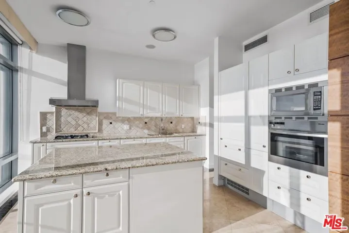165 6th Avenue 2803, San Diego, California 92101