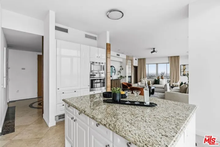 165 6th Avenue 2803, San Diego, California 92101
