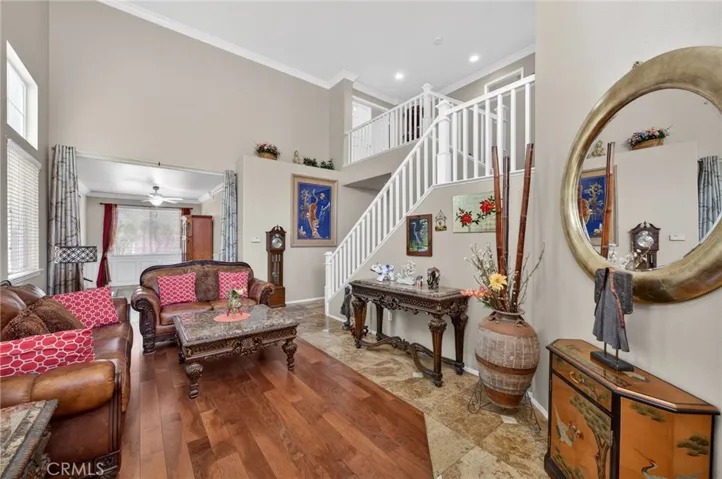 Entry/Formal Living