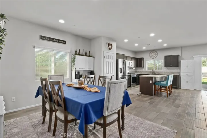 Dining area/ kitchen