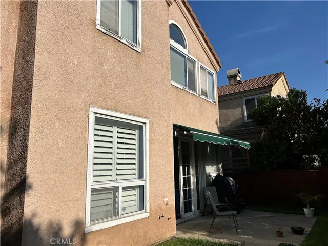 Lots of Privacy in Back Yard
