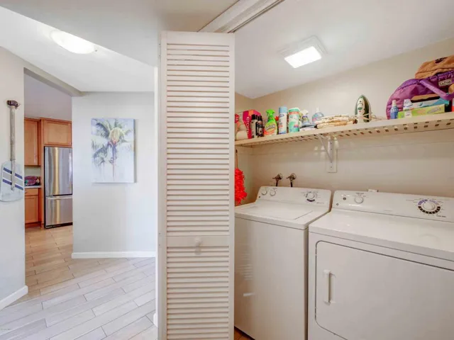 716 Island View Cir -29
