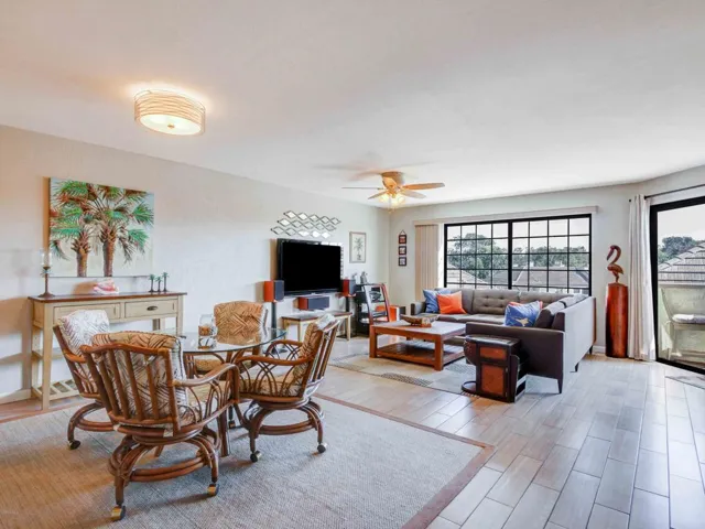 716 Island View Cir -10