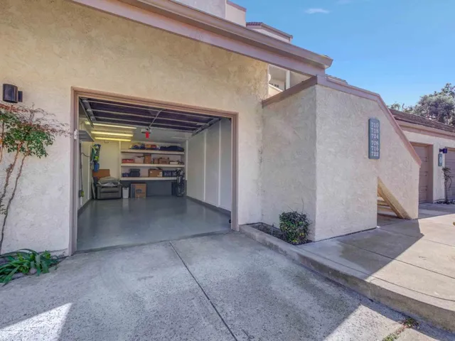716 Island View Cir -34