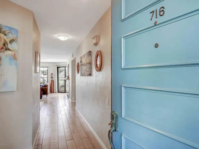 716 Island View Cir -26