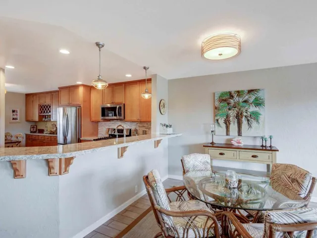 716 Island View Cir -11