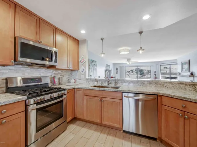 716 Island View Cir -9