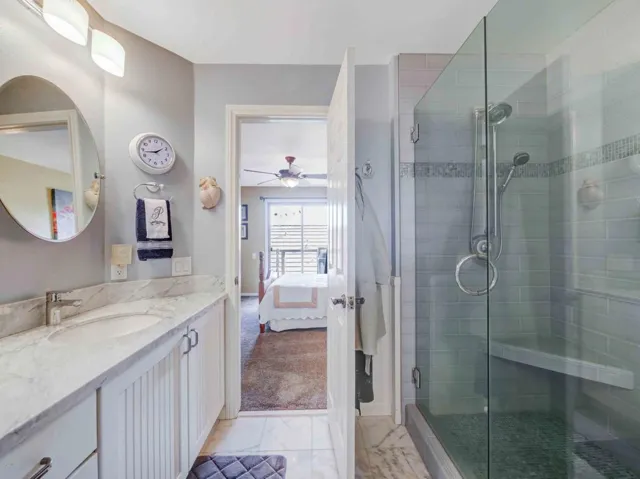 716 Island View Cir -18