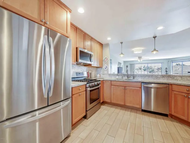 716 Island View Cir -7