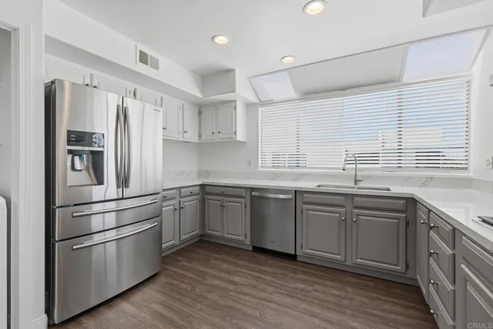 2558 Navarra Drive E, Carlsbad, California 92009