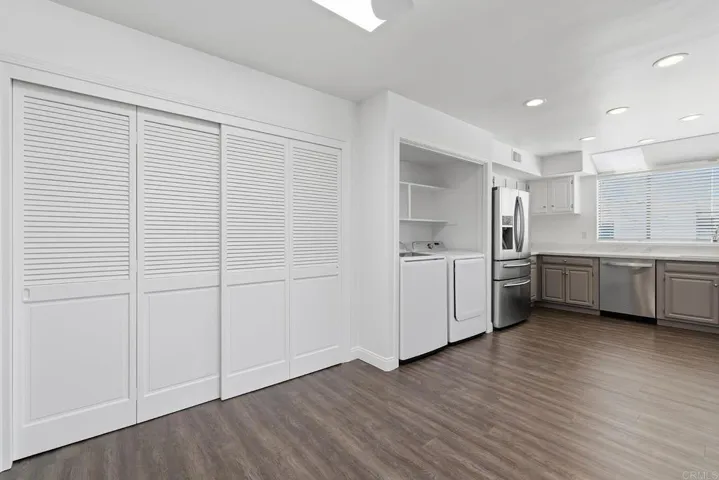 2558 Navarra Drive E, Carlsbad, California 92009