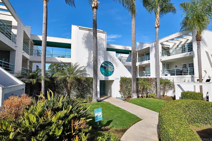 2558 Navarra Drive E, Carlsbad, California 92009