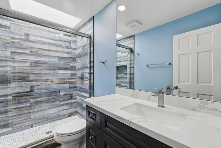 2558 Navarra Drive E, Carlsbad, California 92009