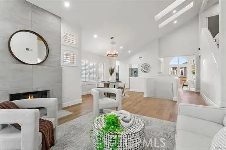 Living Room w/Fireplace