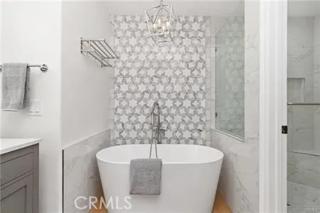 Master Bathtub