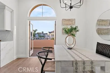Kitchen Dining Area