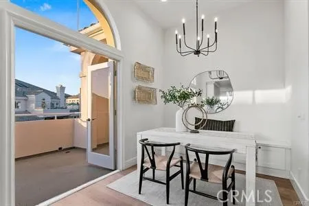 Kitchen Dining Area