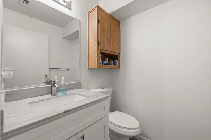 Downstairs 1/2 Bath
