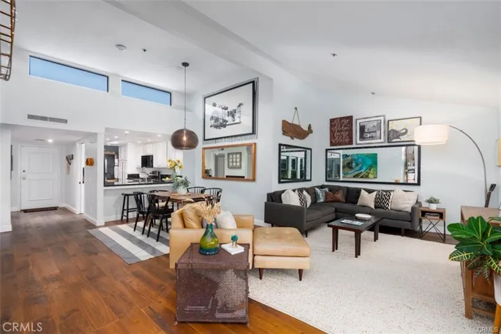 Previous photo with furniture