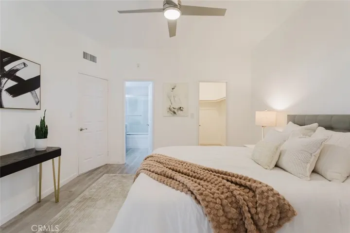 435 E Valencia 105, Burbank, California 91501