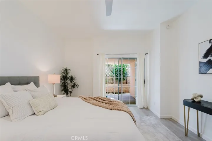 435 E Valencia 105, Burbank, California 91501