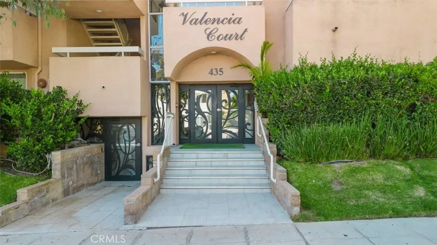 435 E Valencia 105, Burbank, California 91501