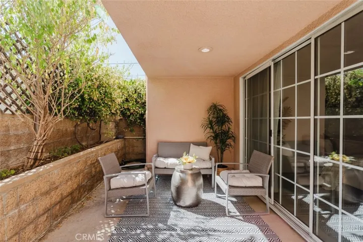 435 E Valencia 105, Burbank, California 91501