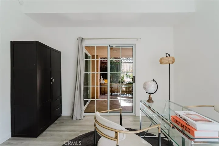 435 E Valencia 105, Burbank, California 91501