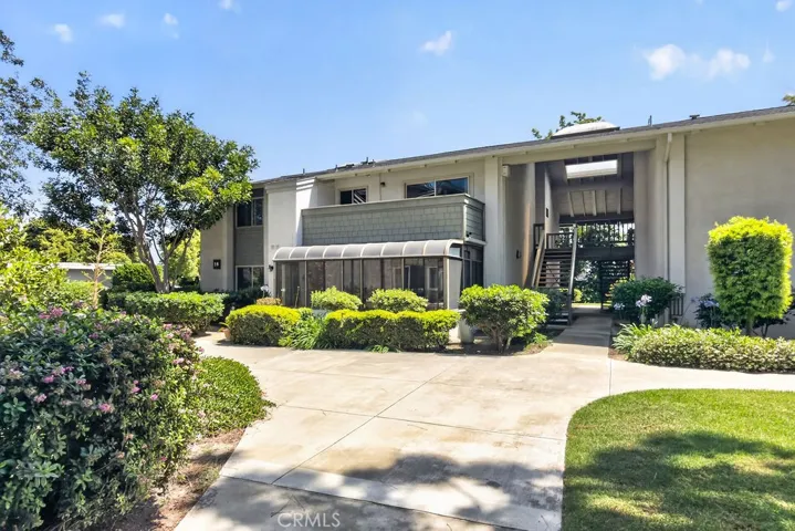 8633 Portola Court 18f, Huntington Beach, California 92646