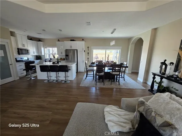 KITCHEN AND DININING AREA
